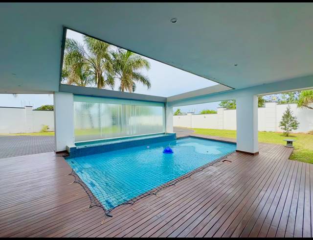 5 BEDROOM FREEHOLD FOR SALE IN UMHLANGA CENTRAL